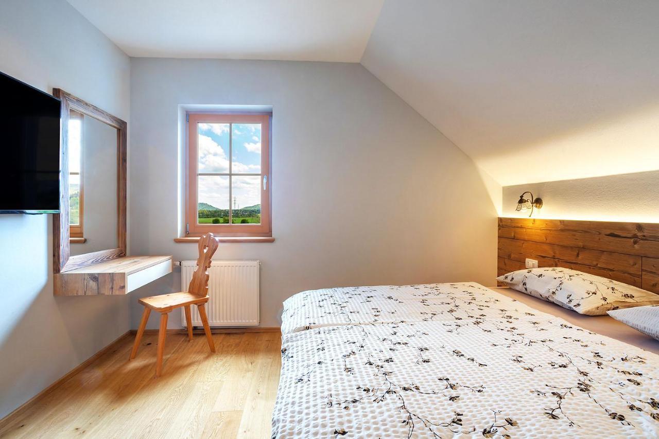 Apartments Tourist Farm Matijovc ゴレンスカ地方 エクステリア 写真