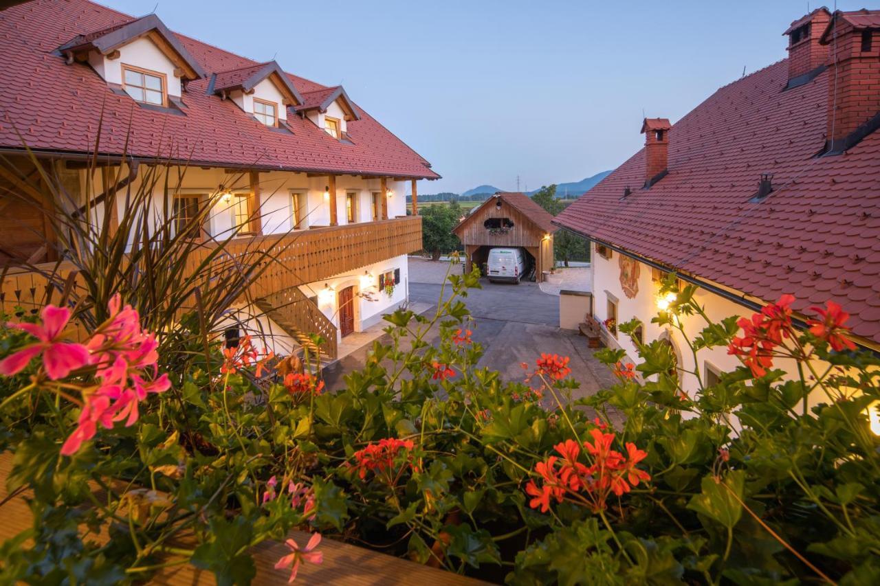 Apartments Tourist Farm Matijovc ゴレンスカ地方 エクステリア 写真